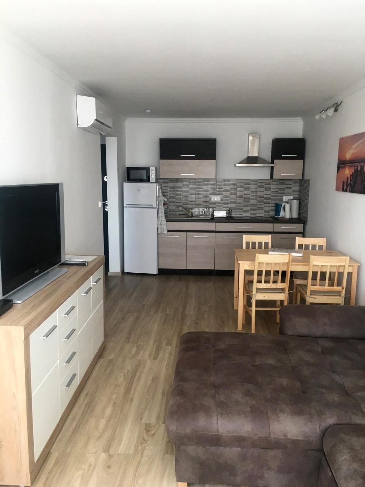 Cadet Holiday Apartman Ezuestpart Siofok Ngoại thất bức ảnh